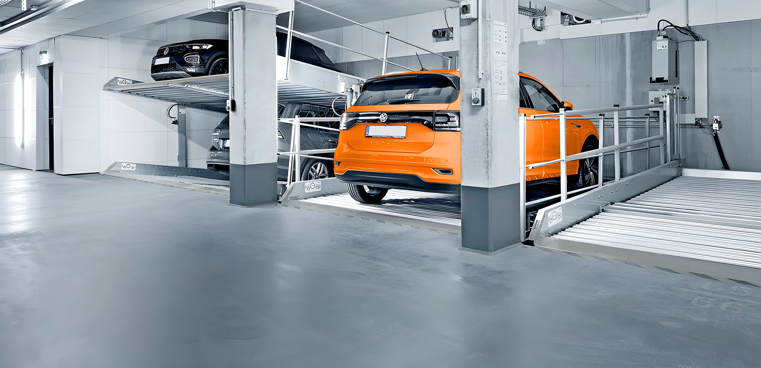 Hidraulična parking platforma MultiBase 2078i sa profilisanom AntiSlide površinom